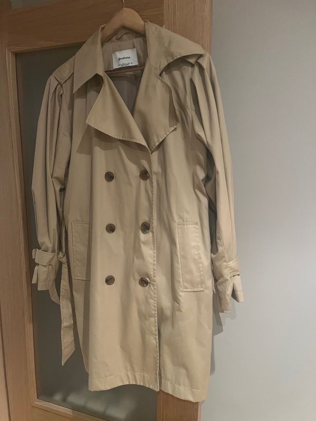Gabardina Stradivarius Beige Talla M