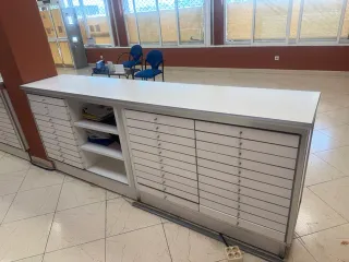 Mostrador blanco para negocios