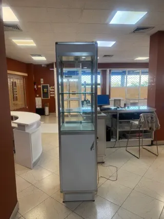 Mostrador blanco para negocios