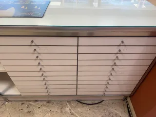 Mostrador blanco para negocios