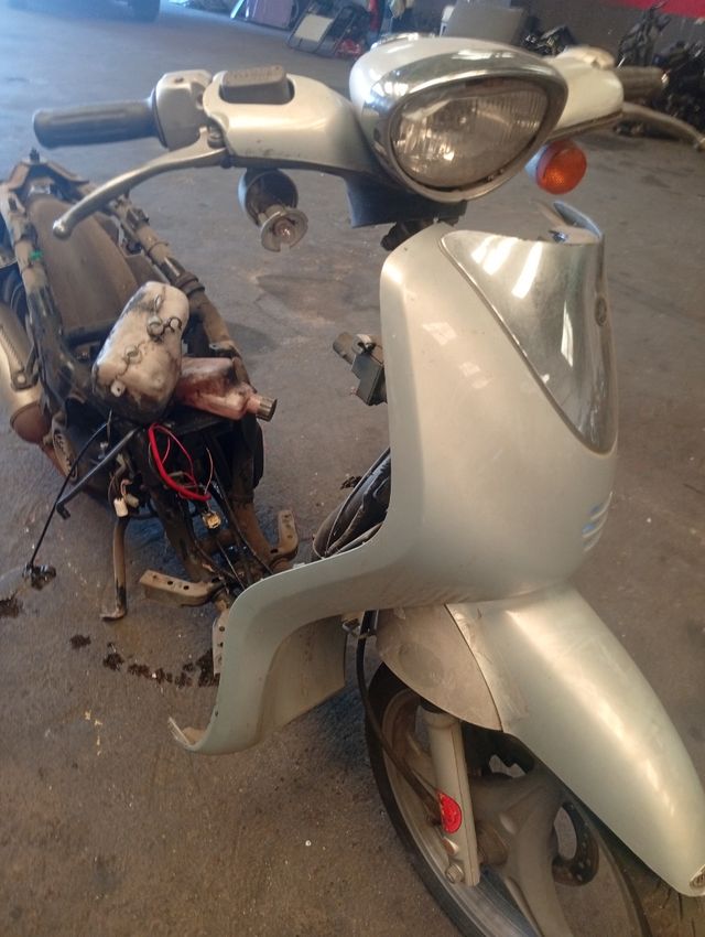 Frontal Yamaha why 50