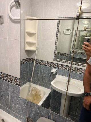 Mueble de baño con espejo