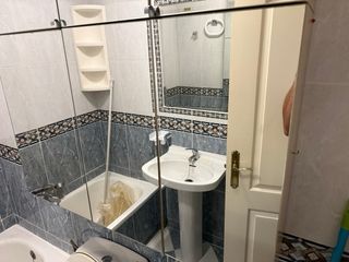 Mueble de baño con espejo