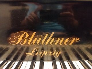 Piano de cola Blüthner