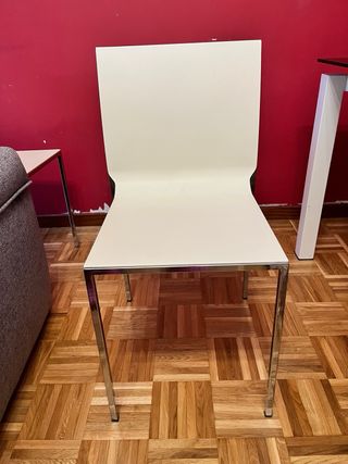 Mesa Comedor Cristal Templado. 4 sillas de regalo