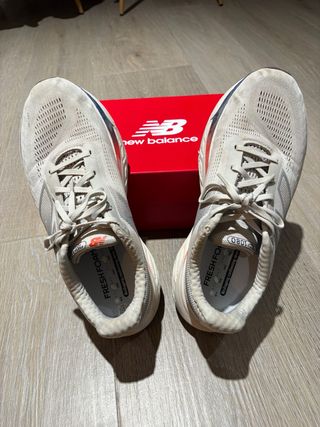New Balance 1080 v14 talla 45 1/2 Wide Ancho 2E