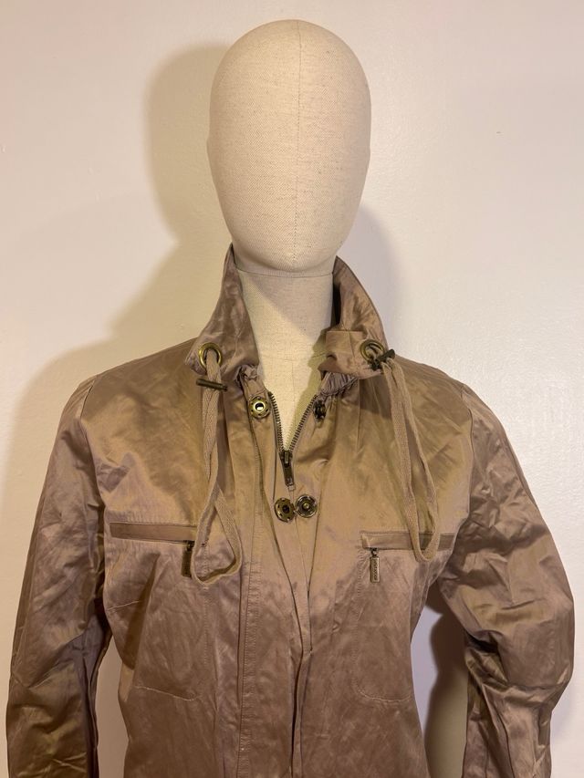 Chaqueta otoño color champán larga