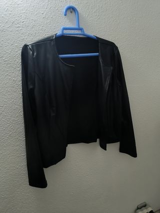 Vestido negro de cuero