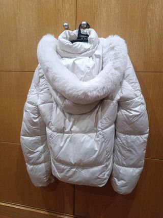 Plumas Bershka blanca mujer