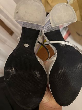 Tacones ZARA transparentes plateados talla 38