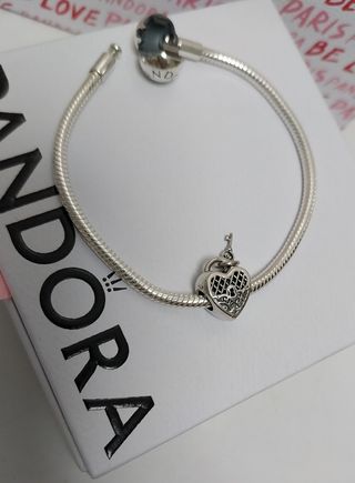 Charm Pandora Corazón con Llave.