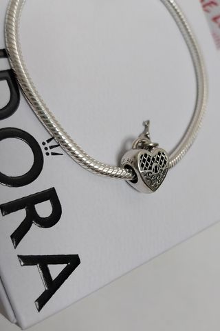 Charm Pandora Corazón con Llave.