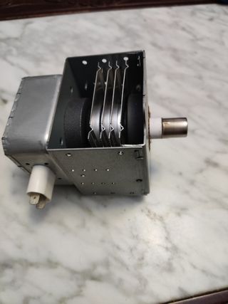 Magnetron microondas  2M217J