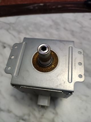 Magnetron microondas  2M217J