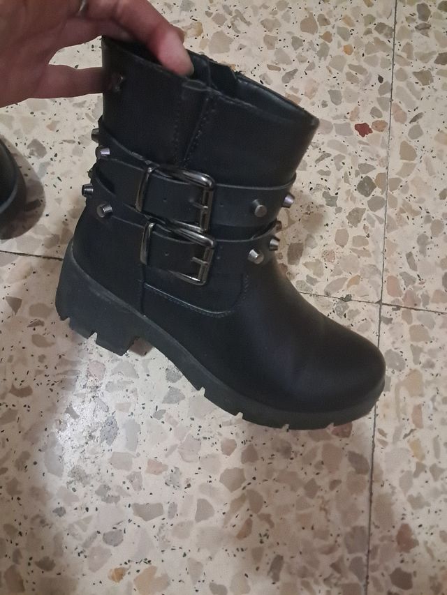Botas negras talla 35