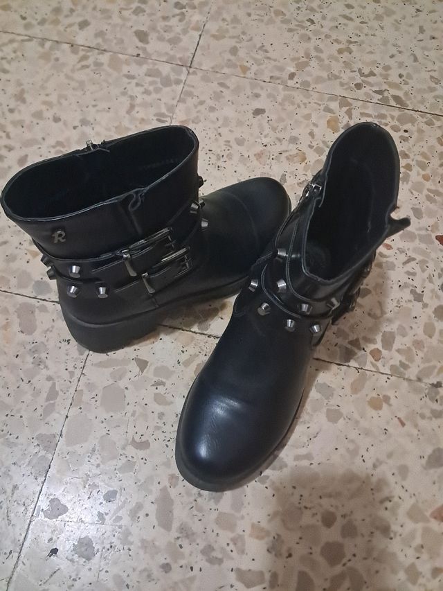 Botas negras talla 35