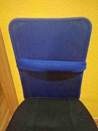 Silla de estudio azul y negra