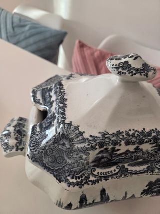 Sopera La Cartuja de Sevilla negro y blanco