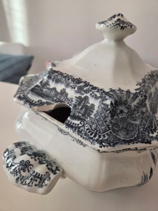 Sopera La Cartuja de Sevilla negro y blanco