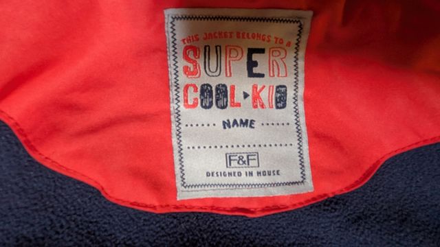 Chaqueta de lluvia/viento niño talla 4-5 años