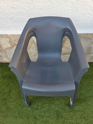 Conjunto mesa madera y 6 sillas de jardín.
