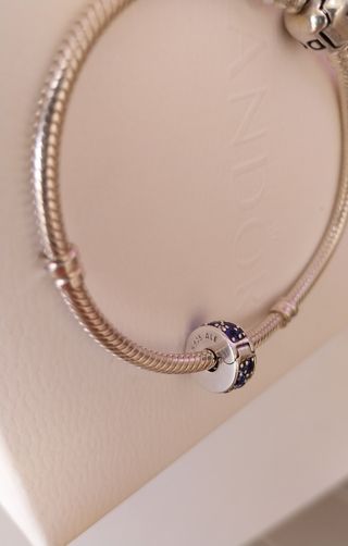 Charm divisor. Pandora. 
