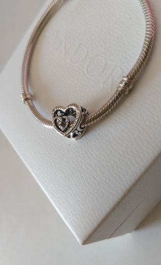 Charm Pandora Corazón.