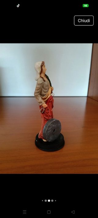 Statua Santa Cristina con ruota