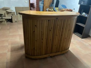 Mueble bar de madera
