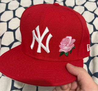 Gorra New York Yankees Roja con Rosa