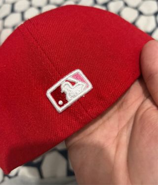 Gorra New York Yankees Roja con Rosa