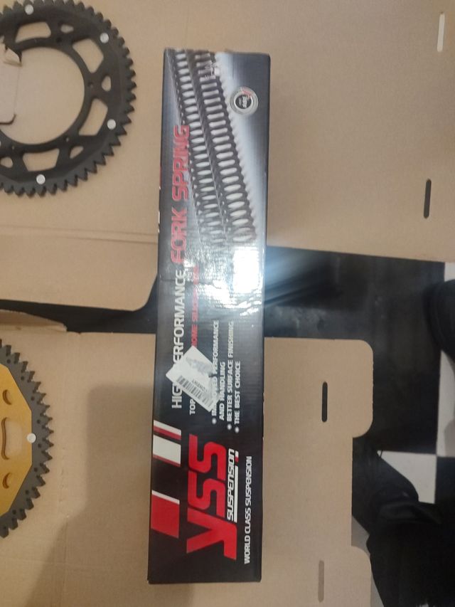 4 Piñones Moto Zf Sprockets y Horquillas Yss