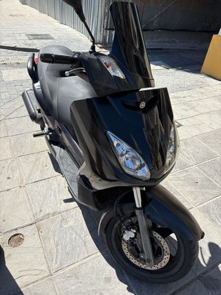 Moto Yamaha xmax 125cc Negra