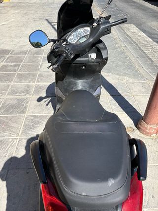 Moto Yamaha xmax 125cc Negra
