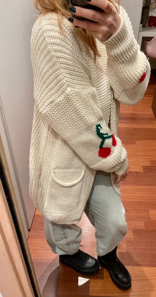 Cardigan donna beige con ciliegie