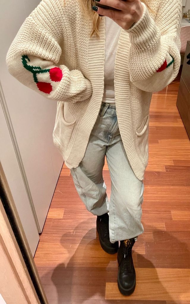 Cardigan donna beige con ciliegie