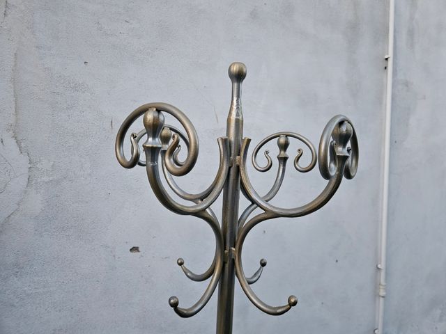 Appendiabiti ferro battuto iconico pesante