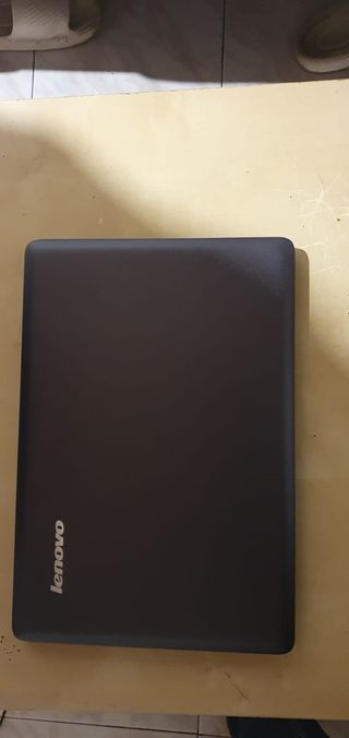 Portátil Lenovo Plata