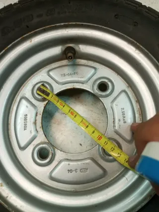 Rueda repuesto remolque 3.5-8