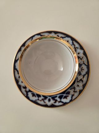 Plato y cuenco de porcelana azul