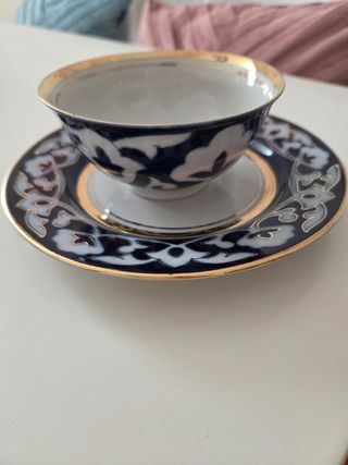 Plato y cuenco de porcelana azul