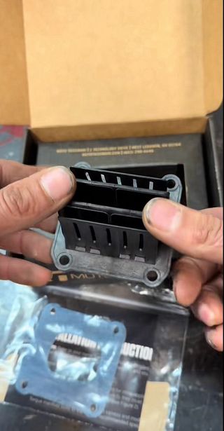 Caja de Láminas VForce 3 Moto Tassinari