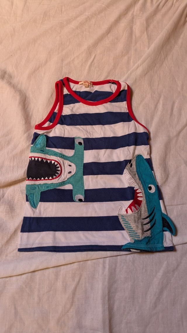 Camiseta tirantes niño talla 6 años tiburón