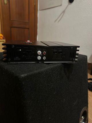 Subwoofer Renegade RXA 550 con Amplificador