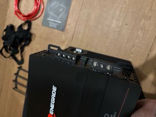 Subwoofer Renegade RXA 550 con Amplificador