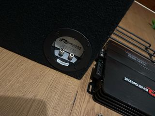 Subwoofer Renegade RXA 550 con Amplificador