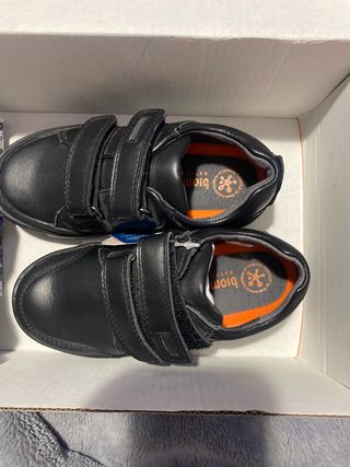Zapatos niño negros velcro