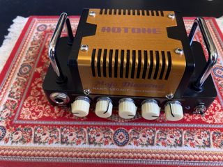 Mini amplificador Hotone. 