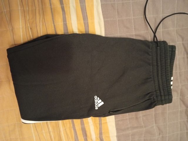 Pantalón chándal Adidas negro