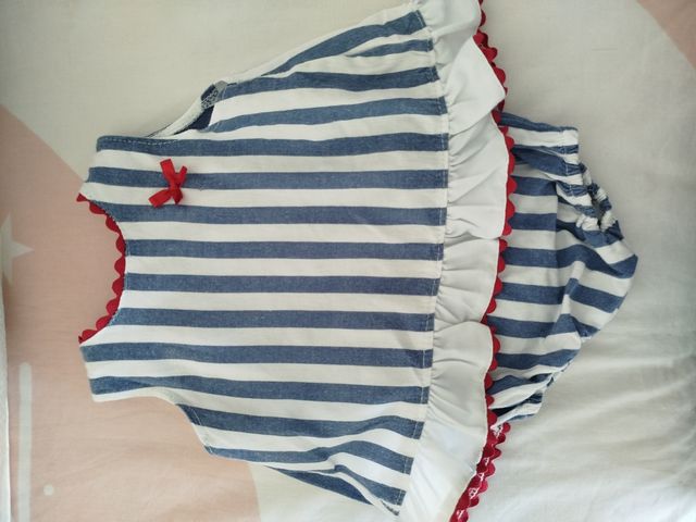 Ropa de bebé a rayas